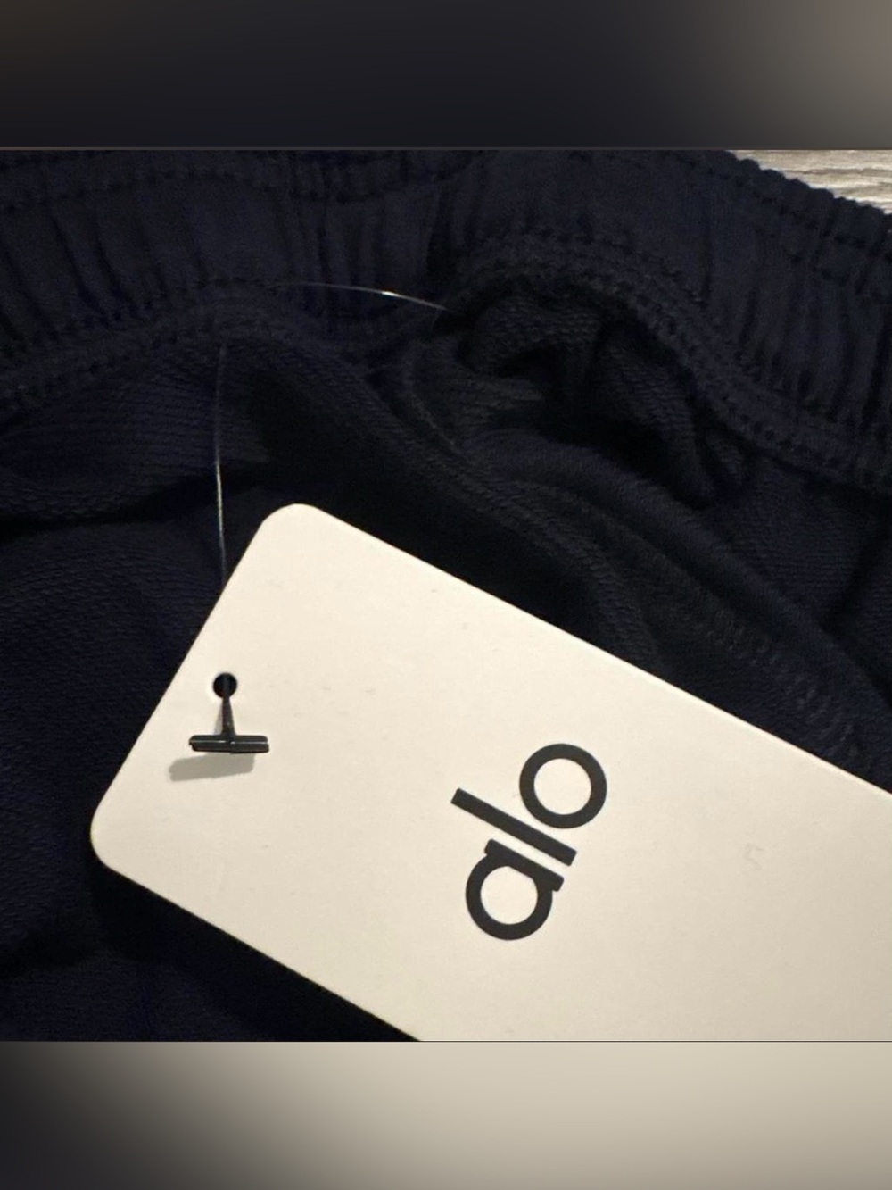 ALO Yoga Men's Athletic Shorts - Picture 4 of 4